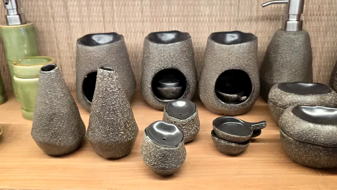 Ceramiczna podstawka na kadzidło Lotos — zdjęcie 2