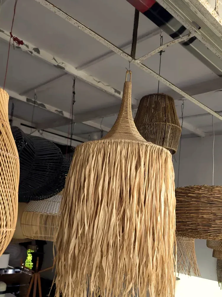 Raffia-Fransenleuchte Rumbai — Foto 1